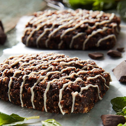 CLIF BAR - Barre énergétique - Menthe poivrée chocolat - Avec caféine (Barre protéinée de 68 g, paquet de 12)