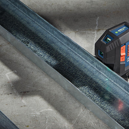 BOSCH GPL100-30G Green-Beam Self-Leveling Alignment Laser, Includes 2 AA Batteries, Built-in Multipurpose Mount, & Hard Carrying Case
