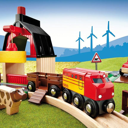 BRIO World Farm Railway Set for Kids, 20 Piece Wooden Train Set with Barn, Tractor and Animals, Ages 3 Years and Up