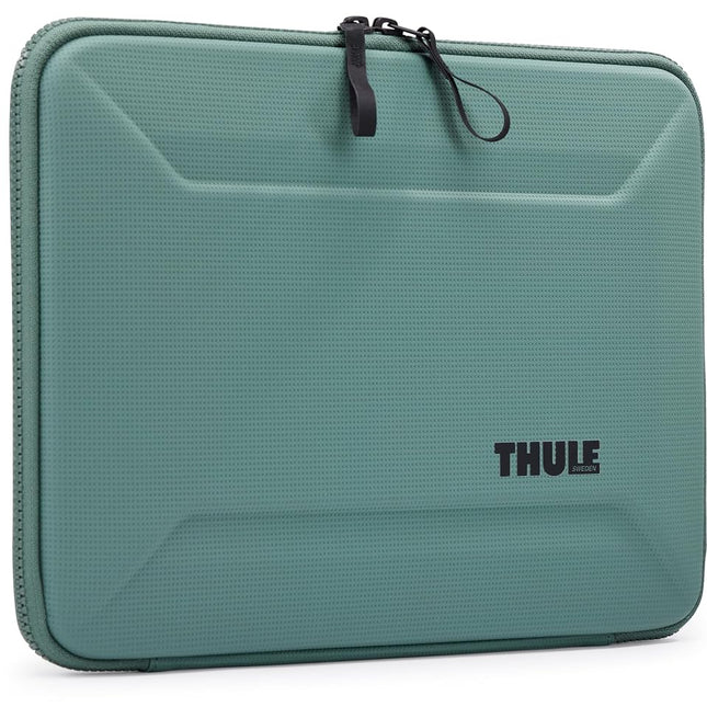 Thule MacBook 14 inch protective case - Hard outer protection - Padded interior to prevent scratches and damage - Use in case