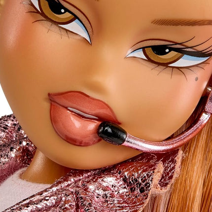 Bratz Pop Starz Yasmin - Fashion Doll with Collectable Charm, Outfit and Music Accessories