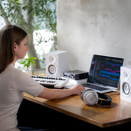 Yamaha HS3 Powered Studio Monitor in White, Pair (HS3 W)