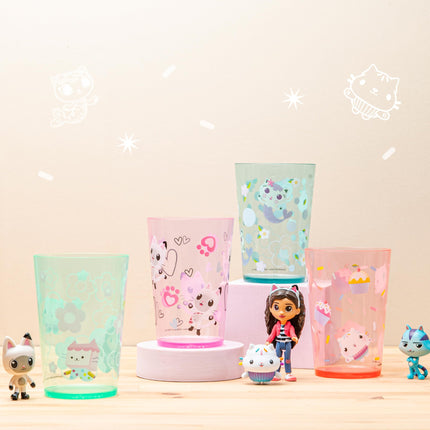 Juego de vasos apilables Gabby's Dollhouse de DreamWorks de Zak Designs para el hogar, vasos de plástico sin BPA de 428 ml, paquete de 4 (Gabby, Pandy Patas, Pasticake, Mercat, Hada Gatita, Baby Box)