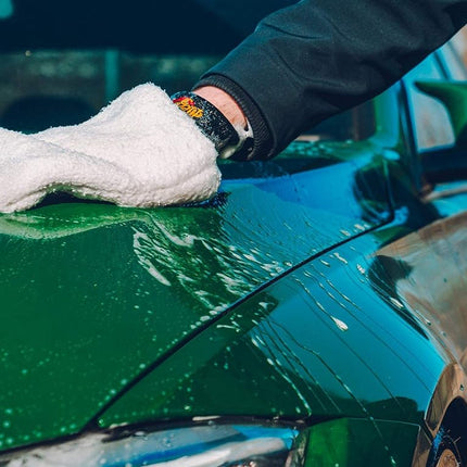 Meguiar's Microfiber Wash Mitt, Super-Thick, Reusable Wash Mitt for Ultimate Finish, Safe on Clear Coats, Leaving You with A Show Car Finish, 1 Pack - X3002