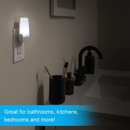 GE Luz nocturna LED, enchufable, sensor de anochecer a amanecer, blanco frío, iluminación ambiental, para dormitorio de niños y adultos, baño, guardería, cocina, pasillo, 55991, paquete de 2