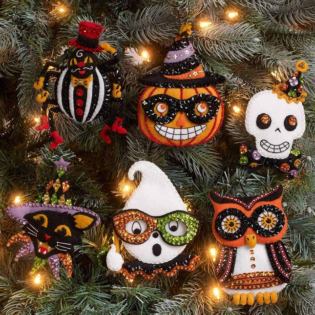 Bucilla 89276E Felt Applique Ornament Kit, Vintage Halloween, Set of 6