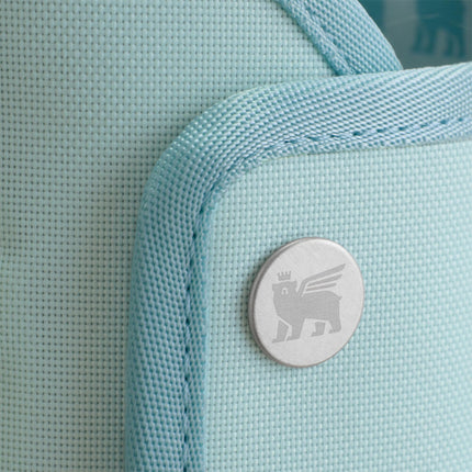 STANLEY Quencher Carry-All de 40 oz para todo el día | Bolso cruzado con bolsillo para el teléfono, tarjetero y correa desmontable