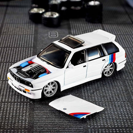 Hot Wheels 1990 BMW 318i Touring Collectors Elite 64