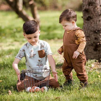 Burt's Bees Baby Shirt and Pant Set, Top & Bottom Outfit Bundle Basket Set for Babies and ToddlersBabies Kids, Stacked Farm Animals, Recién Nacido