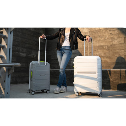 Samsonite Freeform Maleta Grande de 28 Pulgadas con Ruedas Giratorias Duales de 360° - Maleta Documentada - Candado TSA, Apta para Aerolíneas - Hardshell Expansible de Polipropileno Ligero y Duradero - Blanco/Gris