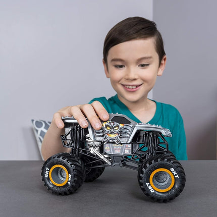 Monster Jam Officiel Max D Monster Truck, Véhicule moulé sous pression à l'échelle 1:24
