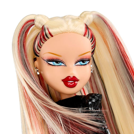 Bratz Pop Starz Cloe - Fashion Doll with Collectable Charm, Outfit and Music Accessories