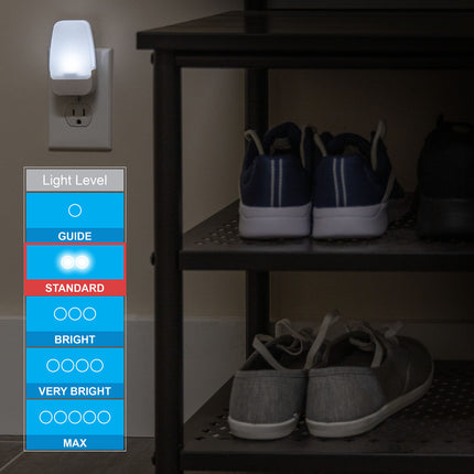 GE Luz nocturna LED, enchufable, sensor de anochecer a amanecer, blanco frío, iluminación ambiental, para dormitorio de niños y adultos, baño, guardería, cocina, pasillo, 55991, paquete de 2