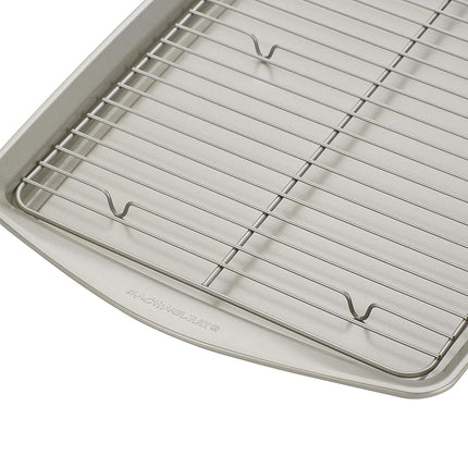 Juego de utensilios de horno antiadherentes Rachael Ray sin agarres, bandejas para hornear galletas antiadherentes y rejilla de enfriamiento - 2 piezas, plateado