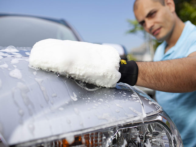 Meguiar's Microfiber Wash Mitt, Super-Thick, Reusable Wash Mitt for Ultimate Finish, Safe on Clear Coats, Leaving You with A Show Car Finish, 1 Pack - X3002