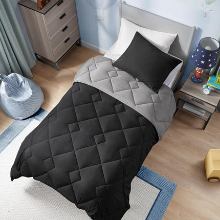 Comfort Spaces Vixie Comforter Set-Modern Geometric Quaterfoil Cloud Quilted Design All Season Down Alternative Bedding, Matching Shams, Twin/Twin XL(66"x90"), Microfiler Reversible Black/Grey