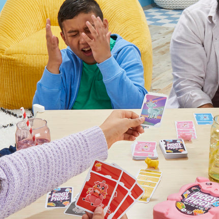 Hasbro Gaming Piggy Piggy Card Game, Fun and Fast Card Game for Families, Children, Teenagers and Adults, Ages 7+, for 2 to 6 Players