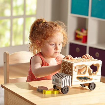 Melissa & Doug Camión de rescate de madera con clasificador de formas | Puzle de animales para niños pequeños, set de juego de aprendizaje temprano | Edad 2+