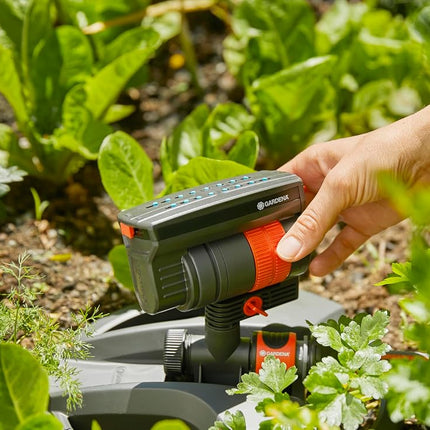 Gardena AquaZoom compact rectangular sprinkler: Sprinkler for watering areas of 9–216 m², range 3–18 m, spread 3–12 m, built-in filter (18708-20)