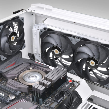 Thermaltake SWAFAN GT14 PC Cooling Fan, 3 Types of Detachable Fan Blades, High Pressure/High Air Flow/Reversed (Single Fan Pack) CL-F157-PL14BL-A