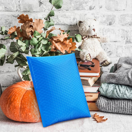 UCGOU Enveloppes à bulles 8,5x12 pouces Bleu Lot de 25 Taille utile 8,5x11 Enveloppes rembourrées en polyéthylène #2 Moyennes Opaque Emballage postal Auto-adhésives Imperméables Sacs d'expédition pour vêtements maquillage