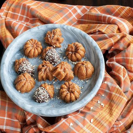 Nordic Ware Autumn Delights Cakelet Pan, 3D Cast Aluminium Bundt Tin, Bundt Cake Tin with Autumn Pattern, Premium Cake Mould Made in The USA, Colour: Bronze Transparent