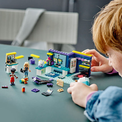 LEGO Friends La Chambre de Nova, Jeu de construction avec mini-poupée Zac et chien Pickle, idée cadeau pour les enfants de 6 ans et plus 41755