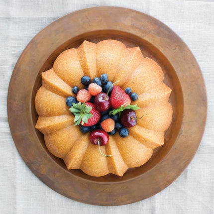 Nordic Ware 50153 Original 12-Cup Bundt Pan Silver
