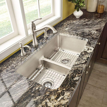 Moen 7245SRS Belfield One-Handle High Arc Kitchen Faucet with Side Spray, Spot Resist Stainless