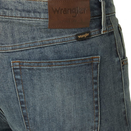 Wrangler Men's Free-to-Stretch Athletic Fit Jean, Mediterranean, 30W x 32L