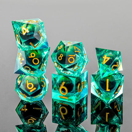 Beholder's Dragon Eye DND Dice Set,Sharp Edge Liquid Core Resin Handmade Dice with Gift Box 7 PCS for Role Playing Dungeons and Dragons Ttrpg(Green Dargon Eye)