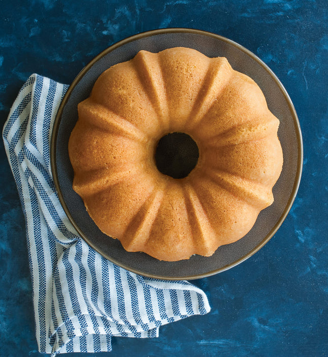 Nordic Ware Treat Bundt Pan, 12-Cup, Light Champagne