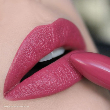 Youngblood Lipstick for Women, Envy, 4g