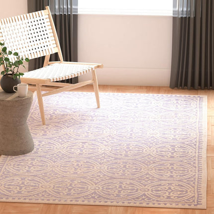 Safavieh Medallion Indoor Hand Tufted Rectangle Area Rug, Cambridge Collection, CAM123, in Lavender / Ivory, 91 X 152 cm for Living Room, Bedroom or Any Indoor Space