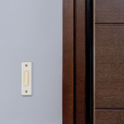 Newhouse Hardware Hardwired Chime Kit with 16-Volt/30VA Transformer and Surface-Mount White Button