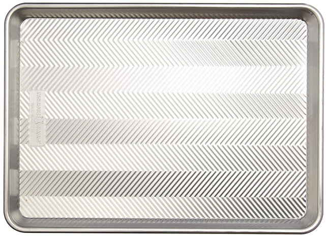 Nordic Ware Naturals Prism Quarter and Half Sheet Set, Aluminium Baking Sheet with Improved Airflow, Rustproof Aluminium Sheet, Made in The USA, Silver