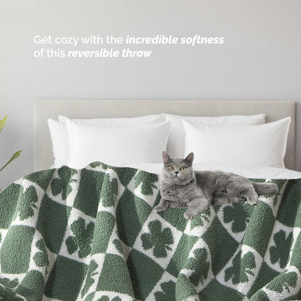Elegant Comfort St Patrick's Day Throw Blanket, Green Plaid Clover Super Soft Cozy Fluffy Warm Throw Blankets for Couch, Sofa, Chair, Bed, Camping, Picnic, Travel Lightweight Bed Blanket (50" x 70")