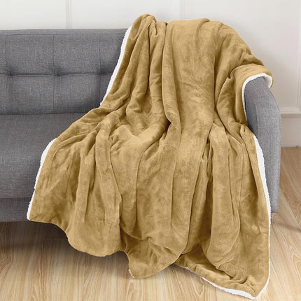Manta reversible Elegante Confort, de sherpa lisa, manta para todas las estaciones - supersuave, cómoda y de felpa - manta decorativa, perfecta para descansar, 50 x 60 pulgadas, manta de sherpa dorada
