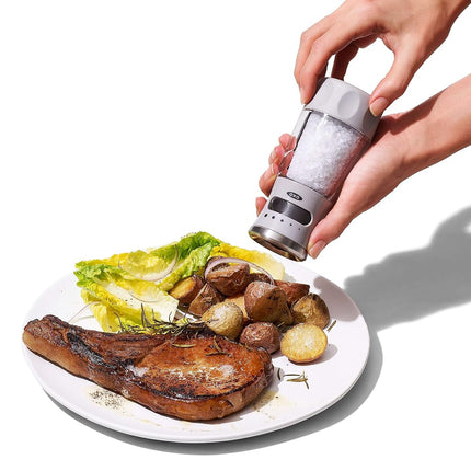 Nuevo molinillo de sal OXO Good Grips Contoured Mess-Free