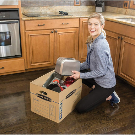 BANKERS BOX SmoothMove Classic Moving Boxes, Tape-Free Assembly, Easy Carry Handles, Medium, 18 x 15 x 14 Inches, 20 Pack (8817202)