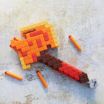 Nerf Minecraft Firebrand, Dart Blasting Axe, 6 Elite Foam Darts, Design Inspired by Minecraft Axe in The Game, Pull Down Priming, Minecraft Toys