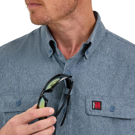Camisa de trabajo Wrangler de hombre de manga corta con botones y ventilación, color azul noche jaspeado, talla M