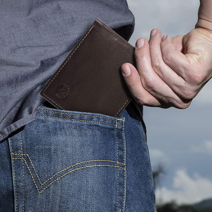 Timberland Men's Wellington RFID Leather Bifold Wallet Trifold Wallet Hybrid, Brown, One Size