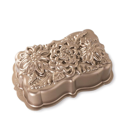 Nordic Ware Molde para Pan con Diseño de Flores Silvestres, Molde Original de Aluminio Fundido, Molde Bundt Cake con Diseño Floral, Molde para Tartas Fabricado en EE. UU., Color: Caramelo, Capacidad de 6 Tazas