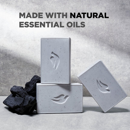Dove Men + Care Jabón en Barra de Aceites Esenciales Naturales para Limpiar e Hidratar la Piel Masculina Carbón Exfoliante + Aceite de Clavo Jabón en Barra 4 en 1 para Cuerpo, Cabello, Rostro y Afeitado Masculino 141 g 4 unidades