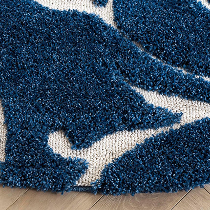 Safavieh Shaggy Indoor Woven Rectangle Area Rug, Florida Shag Collection, SG455, in Dark Blue/Cream, 99 x 160 cm for Living Room, Bedroom or Any Indoor Space