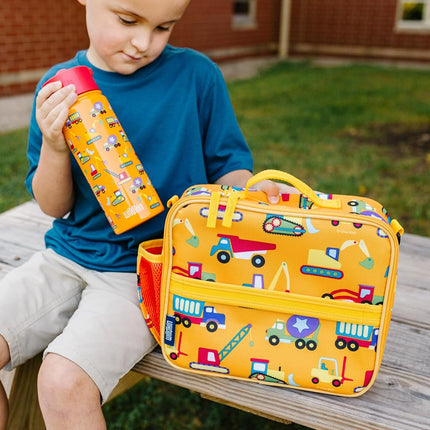 Wildkin Kids Fiambrera aislada ECO rPET – Mantiene la comida fría o caliente, forro de fácil limpieza, bolsillos de malla y sin BPA – Niños y niñas, ideal para la escuela, viajes y guardería – En construcción