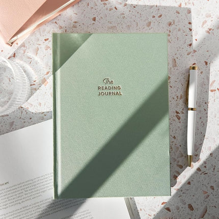 KUNITSA CO. Reading Journal. Book Journal for Book Lovers & Readers. Review and Track Your Reading (Green) - 52 book reviews
