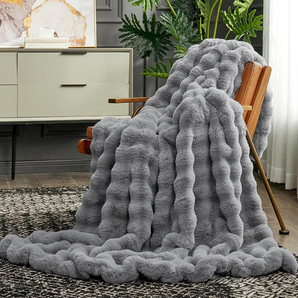 Cozy Bliss Faux Fur Throw Blanket for Couch, Bubble Plush Blanket Twin Size, Fuzzy Soft & Thick Blanket for Bed Sofa Living Room, 152.4 x 203.2cm Grey