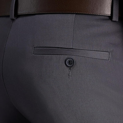 Haggar Premium No Iron Khaki Stretch Pantalón de corte recto, frente liso, color gris oscuro, 33x32